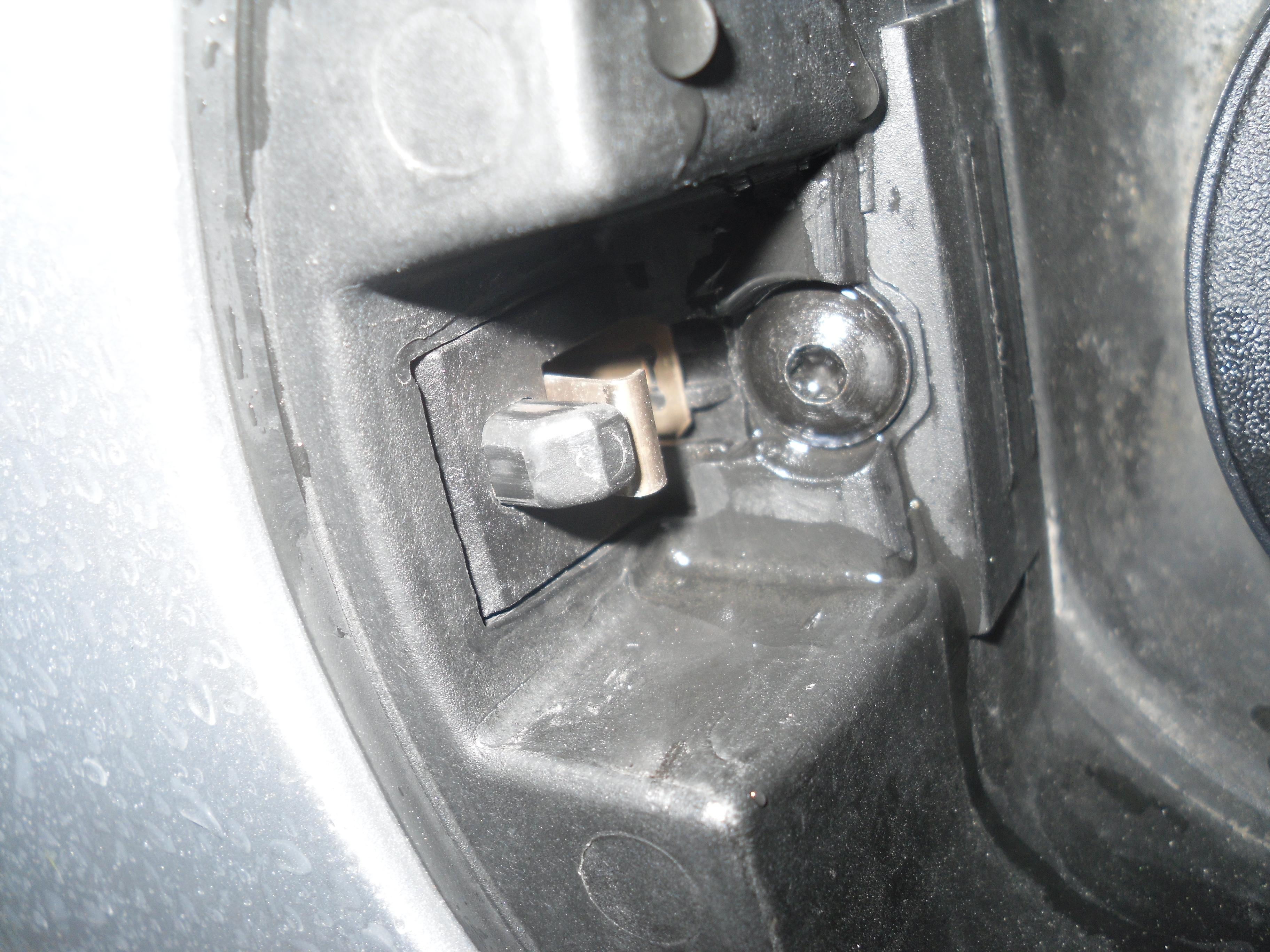 Comment Ouvrir Une Trappe à Essence Bloquée Trappe essence : Problèmes Extérieurs - Forum Volkswagen Golf IV