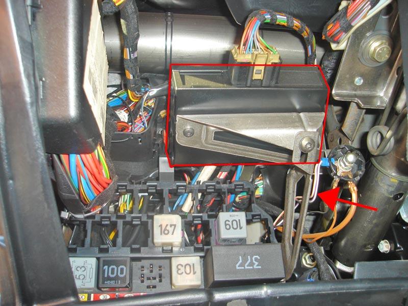 volkswagen service manual hints on the repair and maintenance of the volkswagen 1300 1966 volkswagen 1500 1967 volkswagen 1500 1968 automatic stick shift