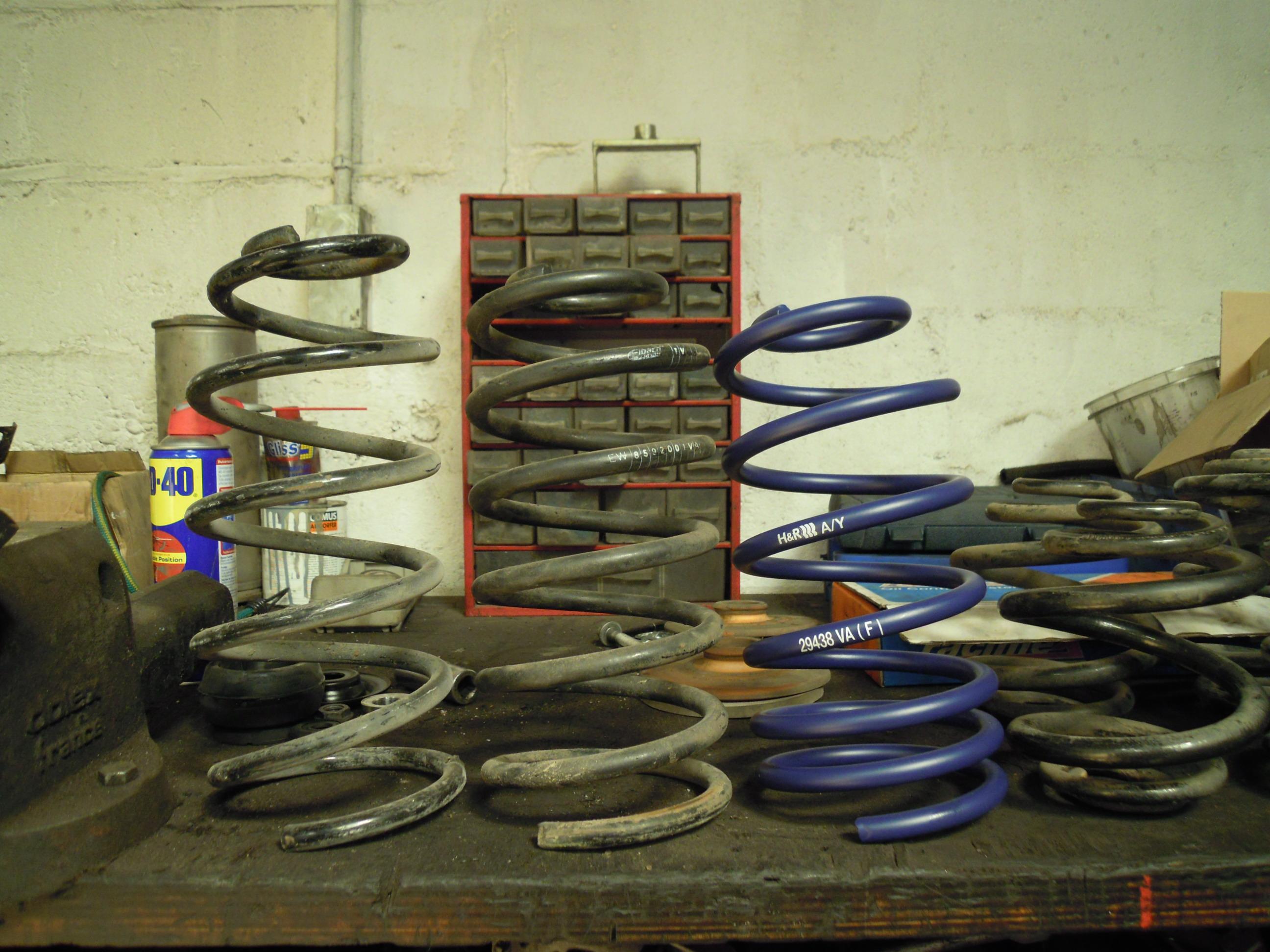 Lowerd MK4 R32, rear sits