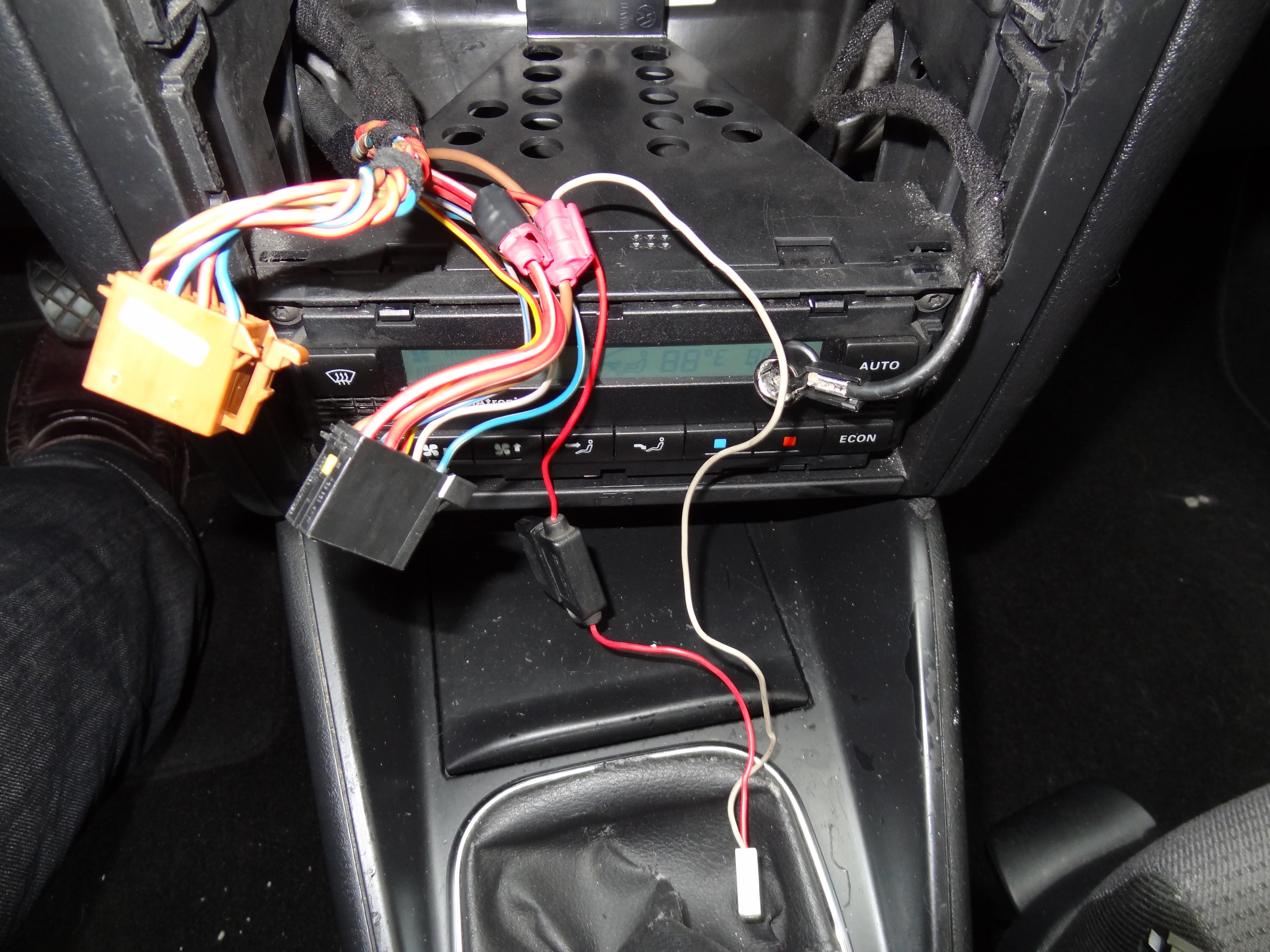 Problème branchement Autoradio ALPINE W235BT : Problèmes Electriques ou  Electroniques - Forum Volkswagen Golf IV