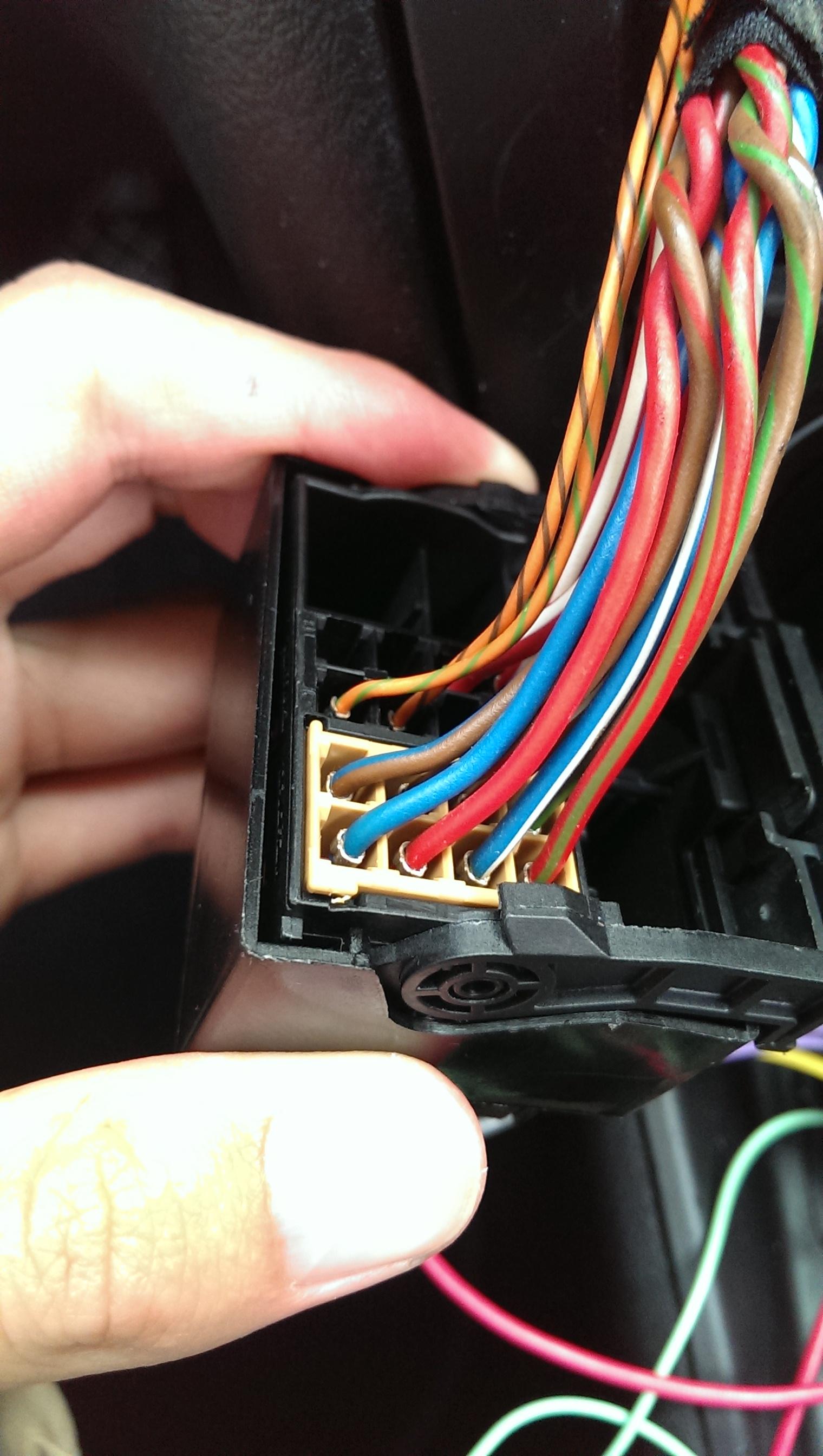 autoradio reste en permanence allumé Problèmes Electriques ou Electroniques Forum Volkswagen